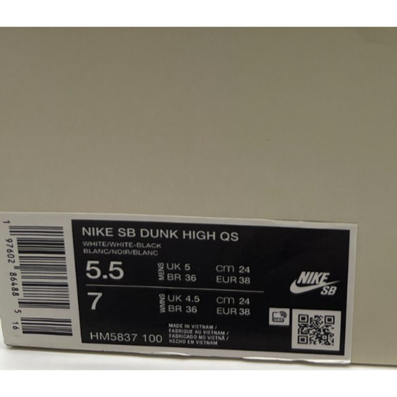 Athletic_Shoes